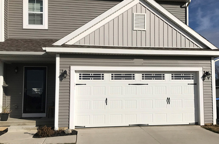 new-garage-door-on-residence-in-Livingston-County